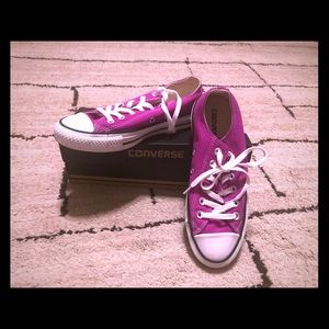 Women Converse